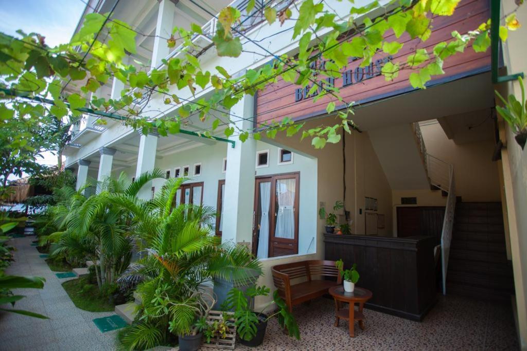 Mae Mae Beach House Batununggul Buitenkant foto