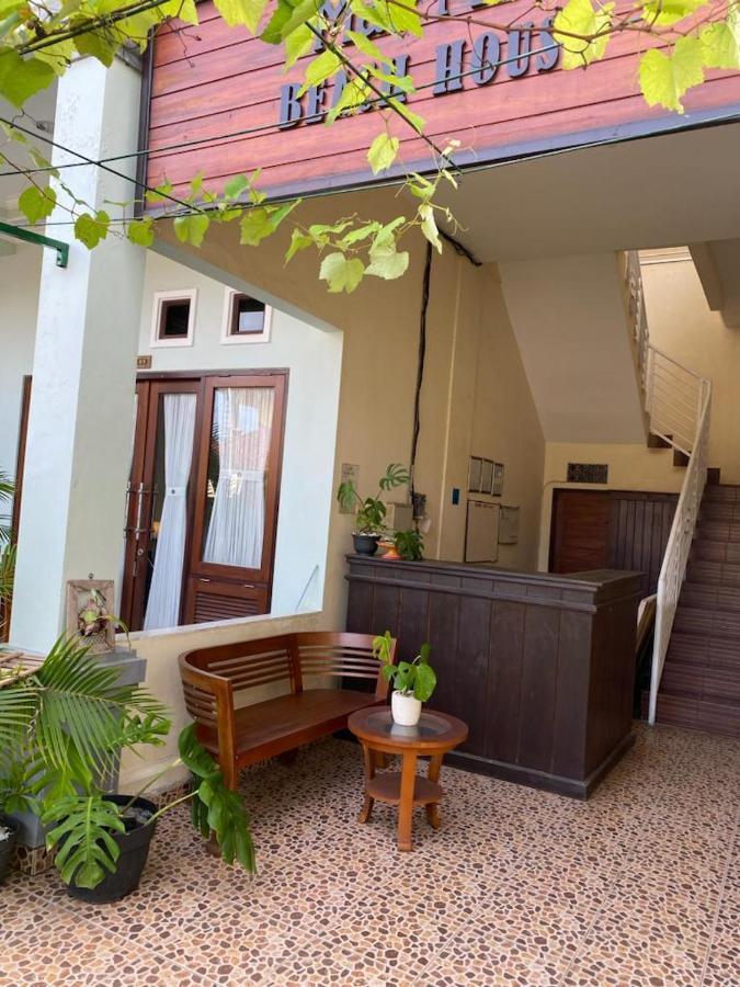 Mae Mae Beach House Batununggul Buitenkant foto